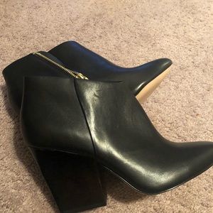 Size 10 Calvin Klein Booties black.